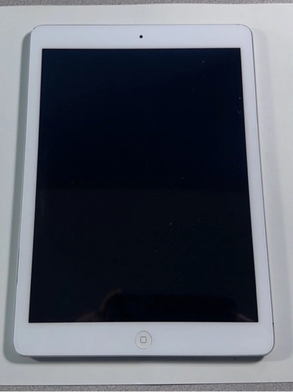 Apple iPad Air (1st Generation) 16 GB - White - 9.7
